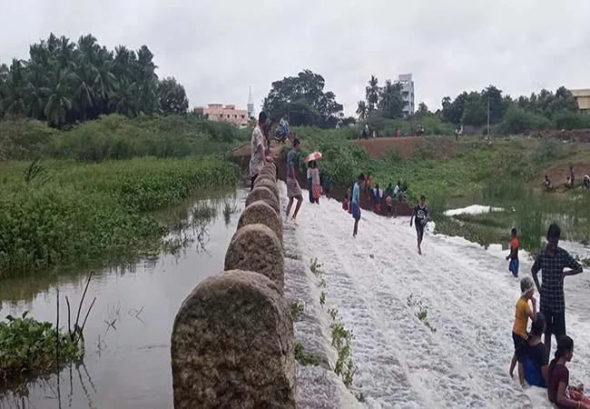 sivagangai district karaikudi lake picnic heavy rain 
